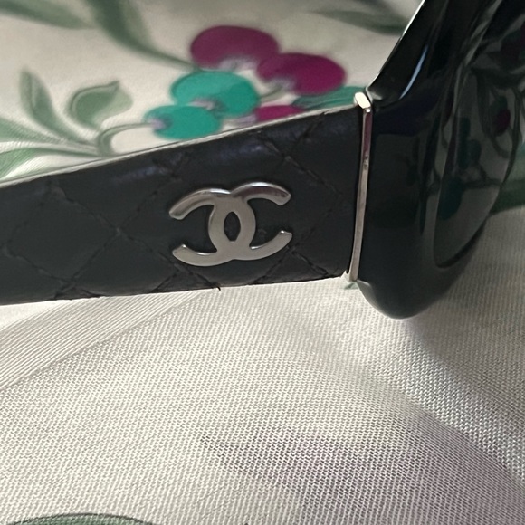 Authentic Chanel Lambskin Quilted CC Sunglasses 5116-Q Black - Picture 3 of 7